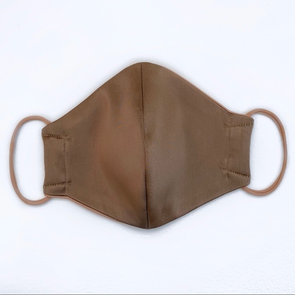 🤎 Nude Satin Face Mask - Picture 4 of 4